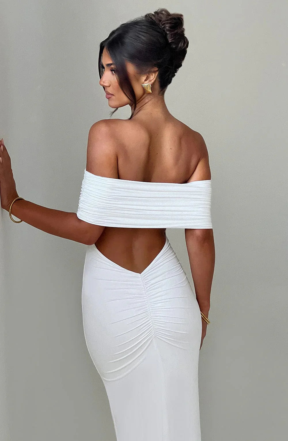 Azrya - Elegant Backless Maxi Dress